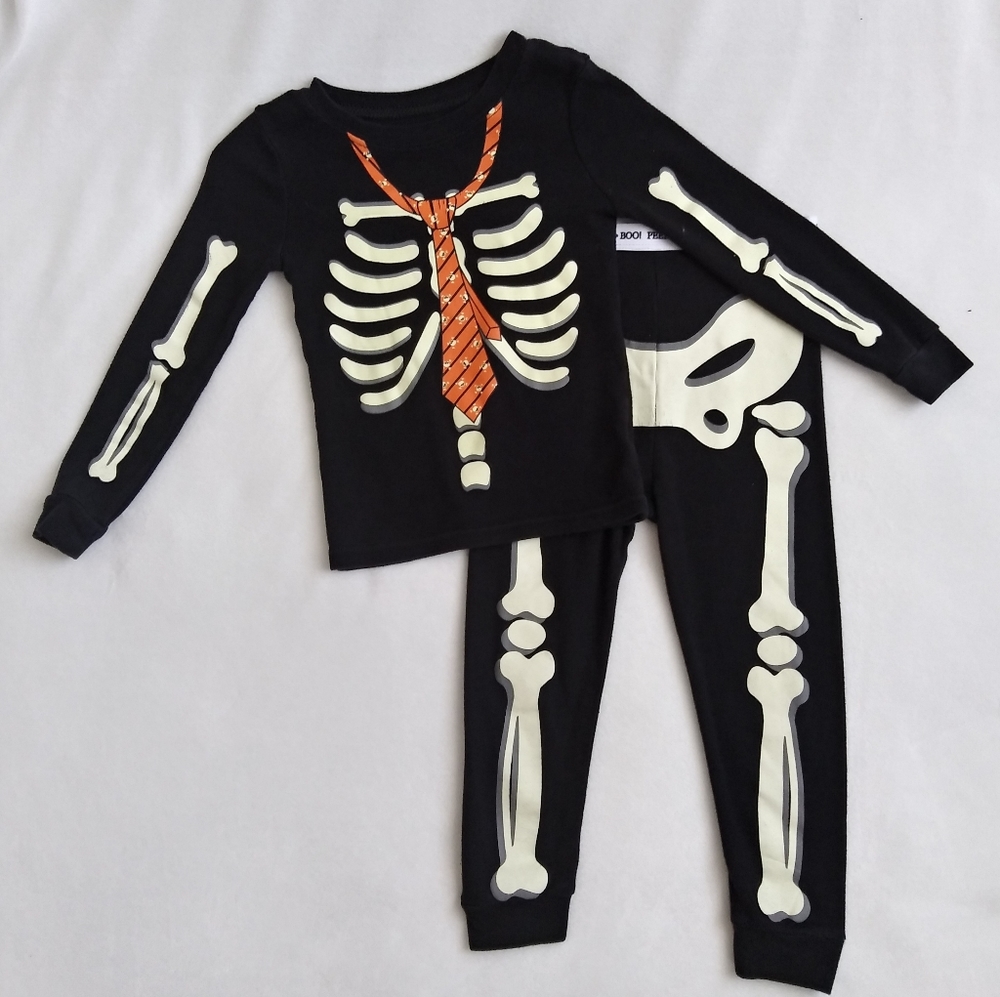 Glow in dark Halloween skeleton Pajama set